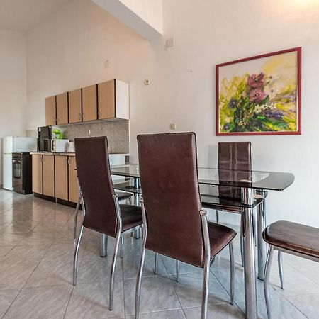 Beautiful Apartment In Vir With Wifi Exterior photo